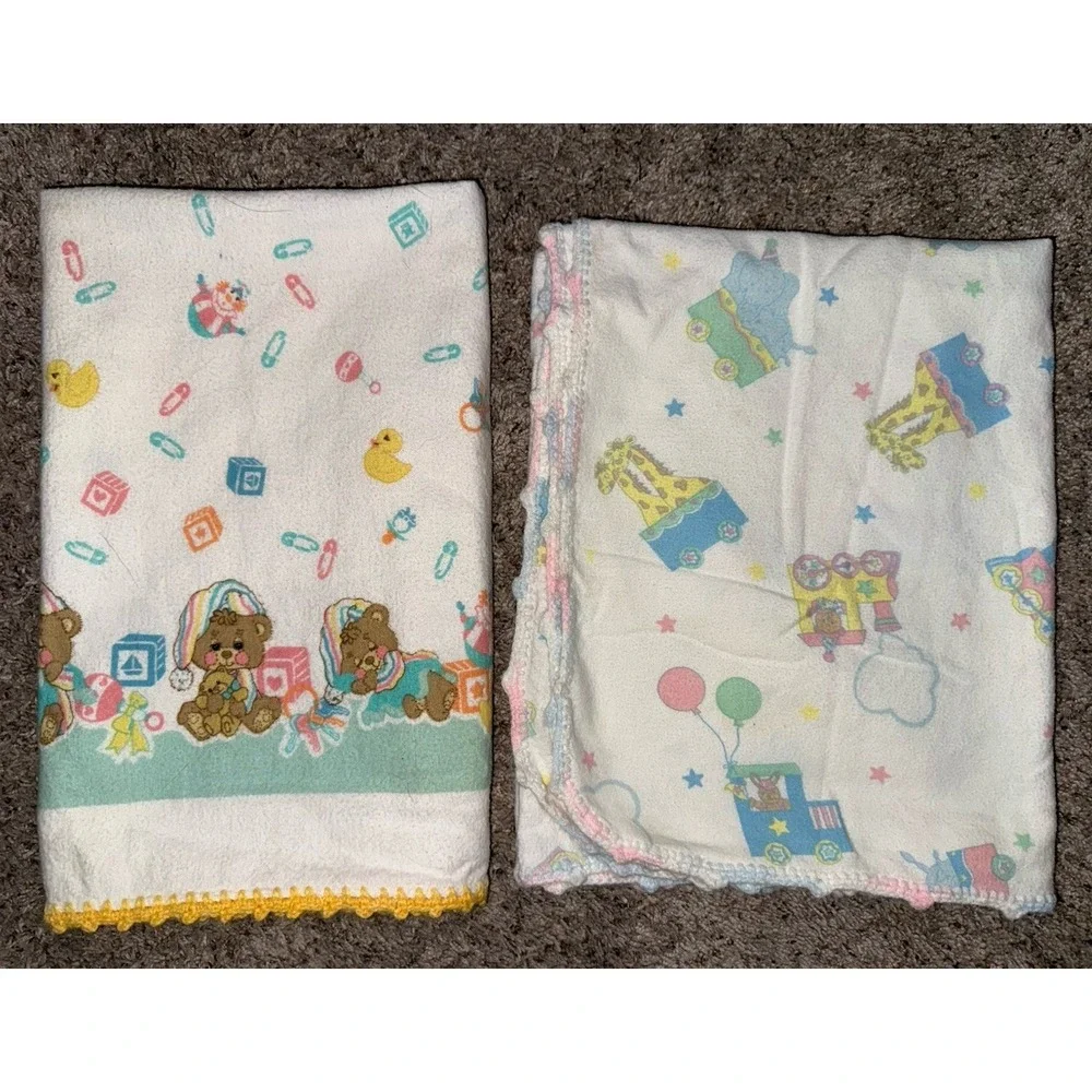 2 Riegel Receiving Blankets Teddy Beddy Bear‎ Edges Crochet *read* 1980's
